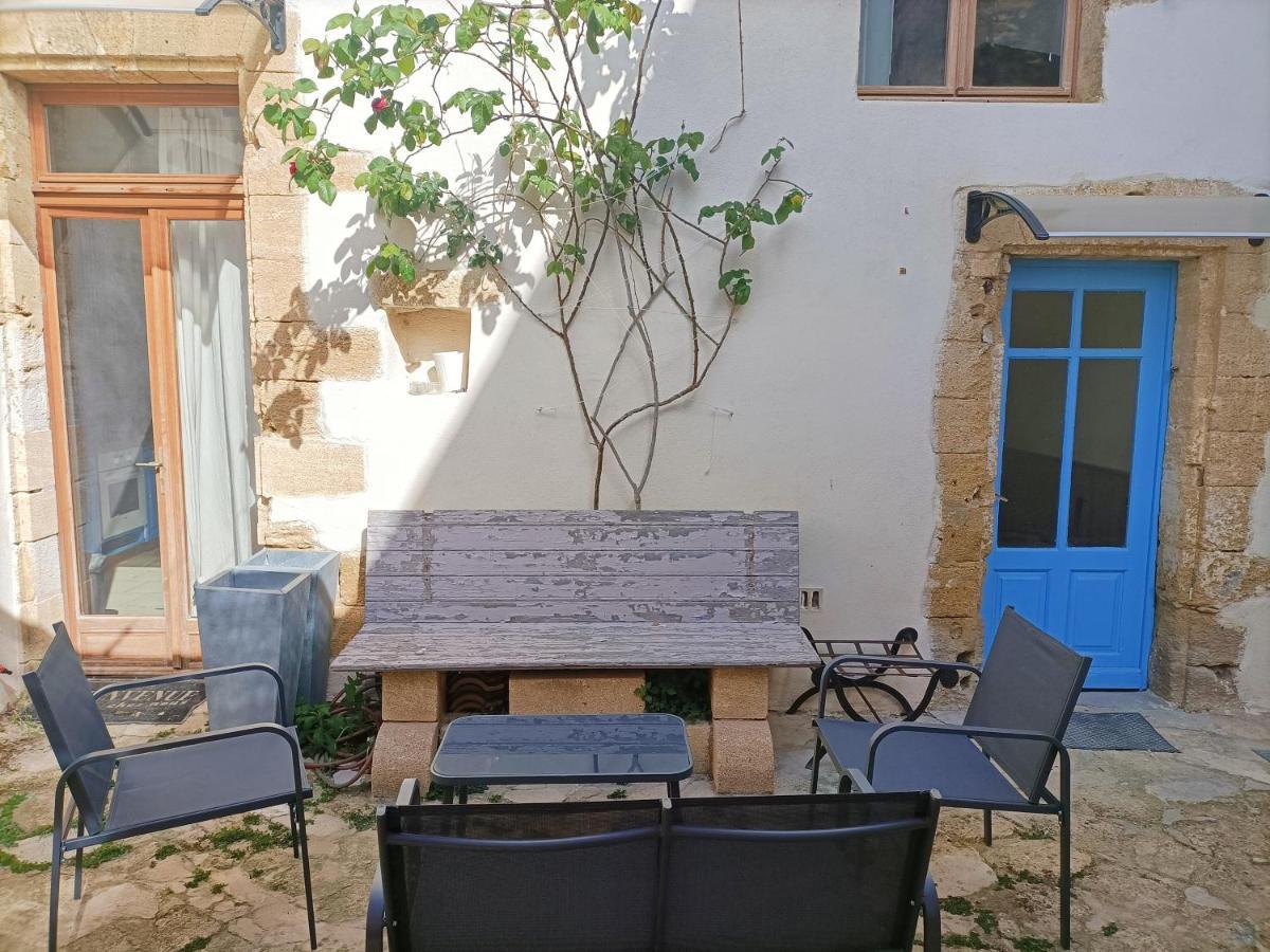 T2 Duplex "Chez Evelyne" Apartment Remoulins Exterior photo